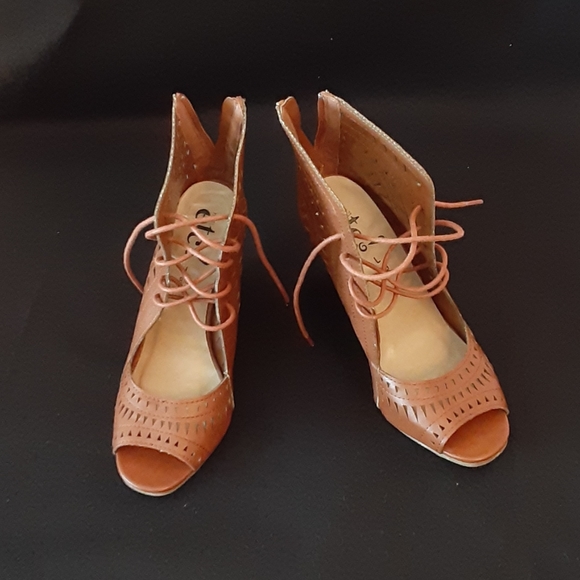 Shoes - Picture 2 of 2